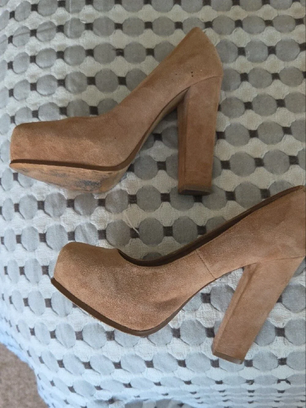 Steve Madden Soft Pink Suede Round-Toe Pump